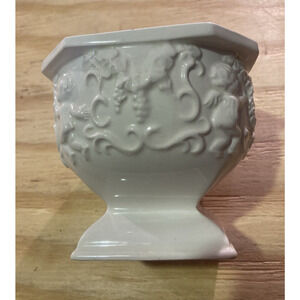 Vintage Lefton Renaissance 3617 Small Planter